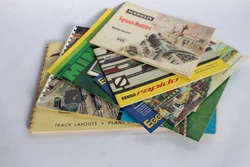 CL 39732 GD. Fleischmann, Marklin, Egger-Bahn, Minitrix et Rapido. Lot de 8 Catalogues sur les Trains miniatures.