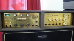 Un ampli tout lampes Klemt Echelette M40 11 tubes :5 ECC83 4 EL 84 2 EZ81. Mon M40 est de 1967. - 6 lampes :4 EEC83....