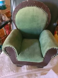 Green color  See photos and  measurements are in the details.  No rips or damage to fabric. Like a suede or velour,...
