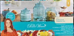 Spice up your kitchen décor with The Pioneer Woman Cassie Embossed Glass Canister Set. This set of three canisters, in...