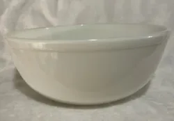 Vintage Unmarked Pyrex Mixing Nesting Bowl Opal White 404 4Qt 1950s. Utensil marks on the inside bottom from whisking...