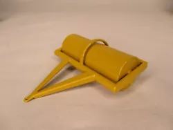 Smooth Drum Single Roller - 3D Printed. Scale: 1/48 - Material: Resin - Color: Yellow. Models - Keystone Models Mfg -...