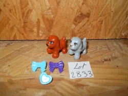 LEGO FRIENDS LOT DE 2 CHIENS MARRON ET GRIS AVEC ACCESSOIRES.