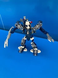 KREKKA Titan Warrior sans disque 8623. Lego Bionicle. paru en 2004. SANS BOITE SANS NOTICE. LA BOITE EST EN BON ETAT...