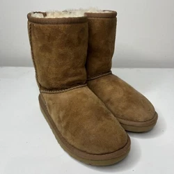 Designed with a round toe shape and pull-on closure, these boots provide comfort and breathability, making them perfect...