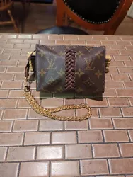 louis vuitton handbag. Please see pictures for closer look at condition! USA shipping only! Never used or carried,...