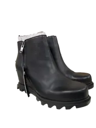 Look good and feel good in the lux Joan of Arctic chelsea boots by Sorel! Style : Joan of Arctic. Molded BPU-PU midsole...