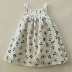 Size: 6-12 months Back buttons Fully lined 100% cotton Length: 18 inches 52