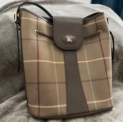 burberry bags for women vintage. Theres some flaws at the front but still in very good condition.
