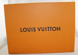 Authentique boite Louis Vuitton. Vendu dans l état ( veuillez regarder les photos ) tres bon etat.