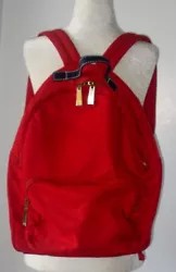Zip pocket and side pockets inside.