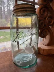 vintage ball mason jar With zinc lid.