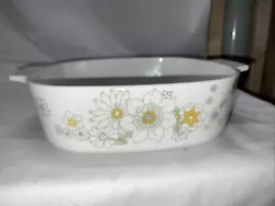 Corning Ware Floral Bouquet yellow 2 quart casserole dish (no cover). No chips, may have minor scratches. (K1)