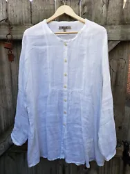 FLAX linen Blouse Tunic Button Up Size M IVORY Lagenlook. It has a lovely cross hatch texture. Its in perfect condition.
