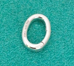 Authentic Tiffany & Co Oval Jump Ring in New Condition. Where do we get all our Tiffany & Co Pieces???. Chances are we...