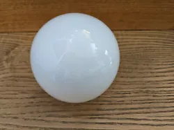 Globe blanc opal boule diam 100 mm trou 52 mm neuf.
