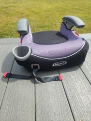 Graco car seats for kids.