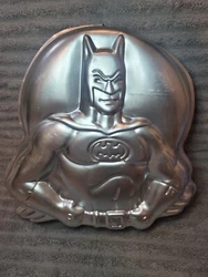 Vintage Wilton 1989 Batman Metal Cake Pan Baking Mold.