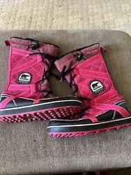 The rubber outsole provides excellent traction, and the boots are designed to withstand harsh winter conditions. Get...