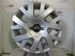 CITROEN C4 DE 2004 A 2008. JANTE EN ALUMINIUM. 69390 Vourles- brignais Sud. Rn 86 - LES 7 CHEMINS. STOP PIECES AUTO...