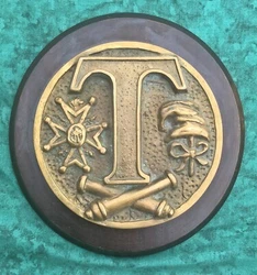 Ancienne Tape de Bouche TARTU. Diamètre bois 200 mm. Poids 1,510 kg.