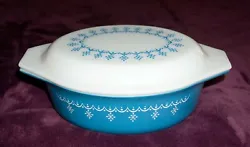 Here is an original PYREX - BLUE SNOWFLAKE - 1.5 QT CASSEROLE. This is the very hard to find 2 1/2 Quart - No. 043 with...
