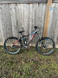 Size medium frame giant glory, feels like an enduro going through the jump trails as it carry’s speed far better then...