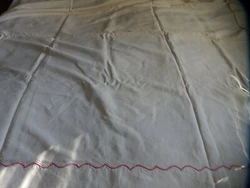 Liseret Roulotté. ANCIEN DRAP. Peut servir pour faire un Nappe ou un Rideau. (220 x 304 cm de Hauteur ). et lenuméro...