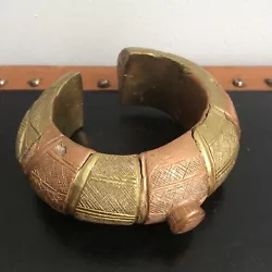 Touareg Fulani Mali Niger. Ancien bracelet en bronze de deux couleurs.