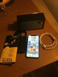 Apple iPhone 11 Pro - 64Go - Vert nuit (Désimlocké) A2215 (CDMA + GSM). Écran et fonctionnement intact sauf qu’il...
