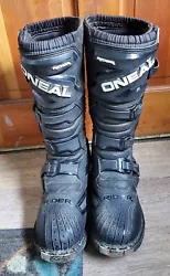 Experience optimal performance and comfort with these ONeal Rider boots designed for men who love motocross and enduro...