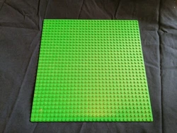 LEGO PIECE PLAQUE de BASE 32X32 VERTE GREEN Ref Lego 3811 City castle vintage . État : Occasion Service de...
