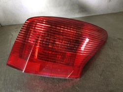 Ref interne : 60870982. Modèle : 407 PHASE 1 BREAK 2.0 HDI - 16V TURBO. Type Mine : MPE5514PV110. Couleur : Gris....