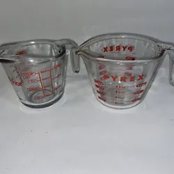 anchor & pyrex measuring cup lot of 2. Condition is 