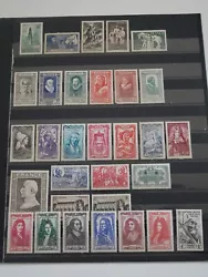 On retrouve 31 timbres neufs avec charnieres. Voici un joli lot de timbres de France en vrac. Bonne valeur.