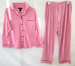 Liz Claiborne. 1 Right Breast Pocket. (Red Buttons). Pants: unstretched elastic waist 30