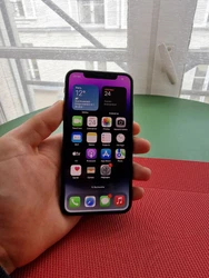 Apple iPhone X - 64 Go - Gris Sidéral (Désimlocké). Selling the iPhone X it has minimalistic usage wear.Good...