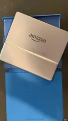 Amazon Kindle Oasis (9th Generation) 8GB, Wi-Fi, 7in - Graphite ads version. Very well protected. Unit is very clean,...