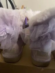 Uggs Lavender Tulle Women Size 7. Condition is Pre-owned. Shipped with USPS Priority Mail.