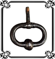 Vintage French Antique Wrought iron doorknocker 19th century Wrought iron doorknocker dating from the 19th century. It...