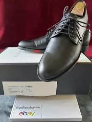 Gucci mens Lace up dress shoes Size 10 Black. Pre loved and well taken care of as my pictures describe the passion....