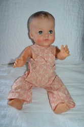 Please see all 8 photos for details and condition of this lovely Constance Bannister, Sun Rubber antique drink and wet...