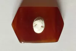 Ancienne Broche Art Déco En Bakélite, en très bon état général, ni fêles ni éclats, légère usure dusage, voir...