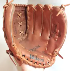 FOR SALE IS A VERY NICE WILSON A2930 TOMMY JOHN PRO SPECIAL 11