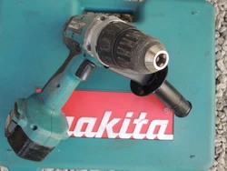 Makita perceuse visseuse  14.4V 6339D 13mm  MXT Bon état PRO poignet et batterie