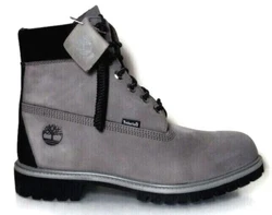 Premium leather uppers. Classic boot laces made from 100% recycled nylon are re-engineered to stay tied. Leather...