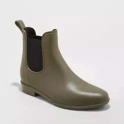Plus, the pull-on tab at the back makes them easy to wear. Low block-heel for a touch of extra height. Classic boot...