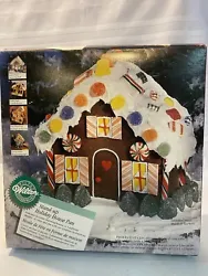 Wilton Stand-Up Holiday House Cake Pan - New.