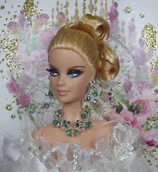 Fashion Royalty, Barbie, Silkstone. en Véritables SWAROVSKI Fireball. Made in France.