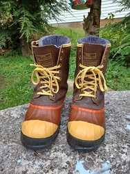 Great condition.  Size 11 steel toe. Perfect felts.